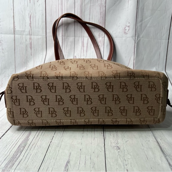 Dooney & Bourke Vintage Classic Logo Shoulder Bag Signature DB - Picture 5 of 15